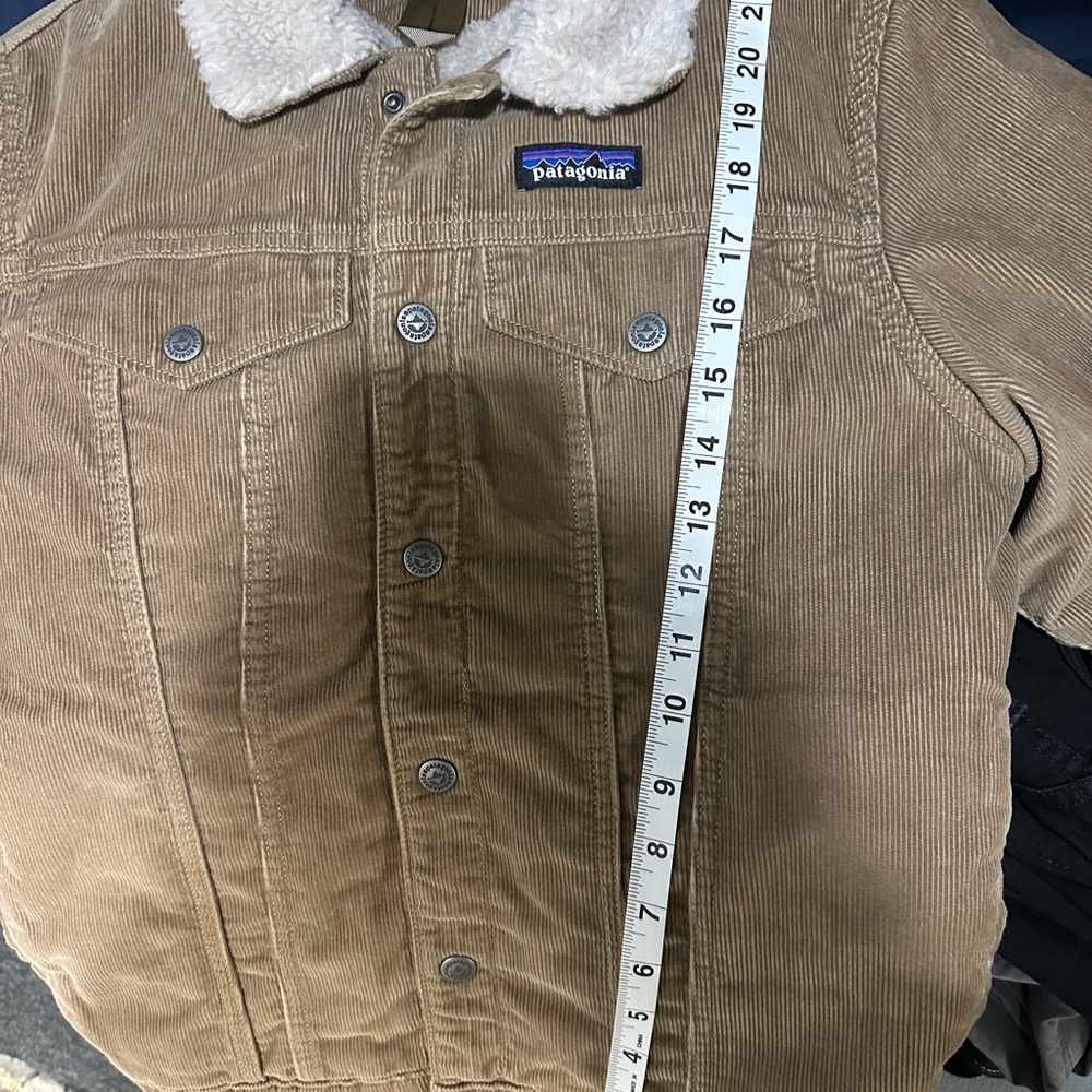 Patagonia Men's Tan Corduroy Jacket with Shearling Collar - Picture 7 of 9